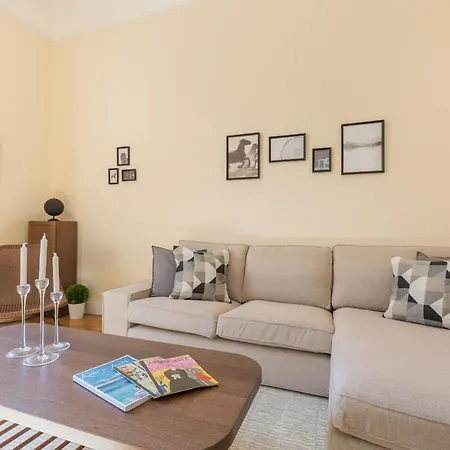Center Dream 2br/2bath Apartment *