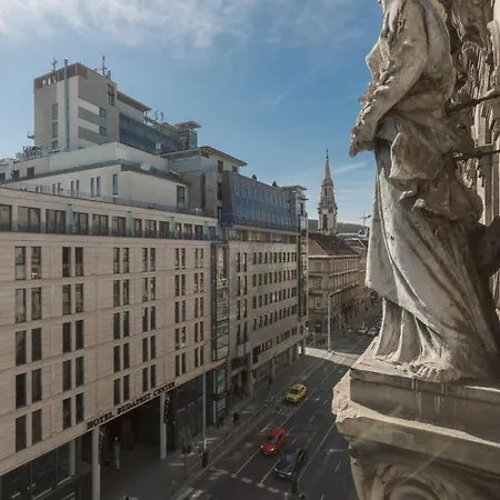 Apartment Center Dream 2br/2bath Budapest