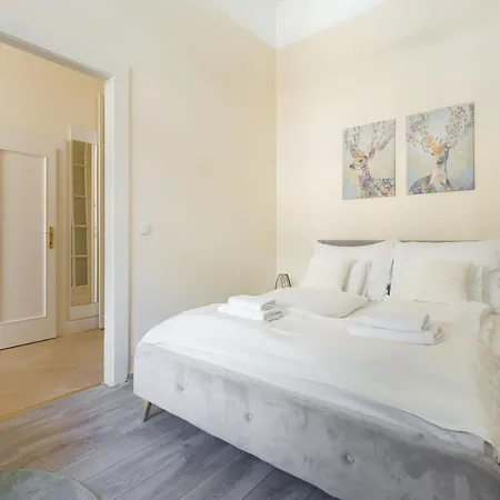 Center Dream 2br/2bath * Budapest