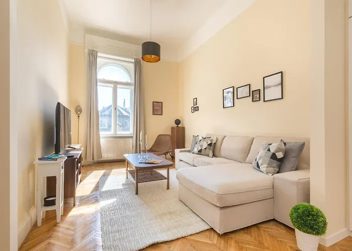 Center Dream 2br/2bath *