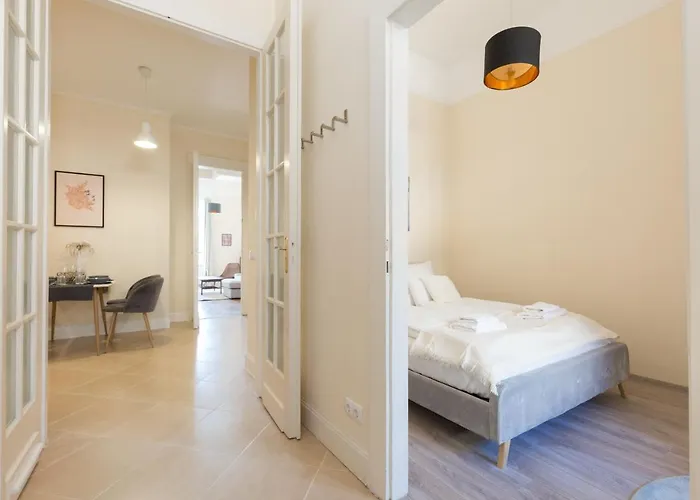 Center Dream 2br/2bath *